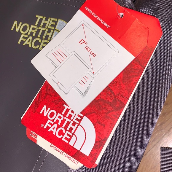 NWT The North Face Fuse Box Charged Backpack - Picture 4 of 16